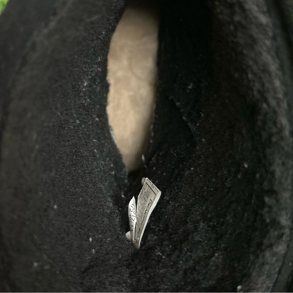 Bearpaw Black Boots with Lace Up Back Size 10 - Picture 10 of 12